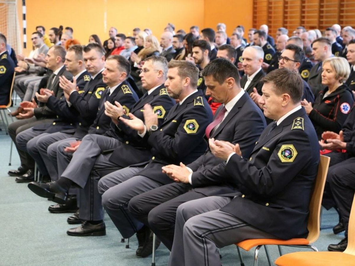 PODELILI MEDALJE ZA HRABROST IN POŽRTVOVALNOST Med dobitniki tudi